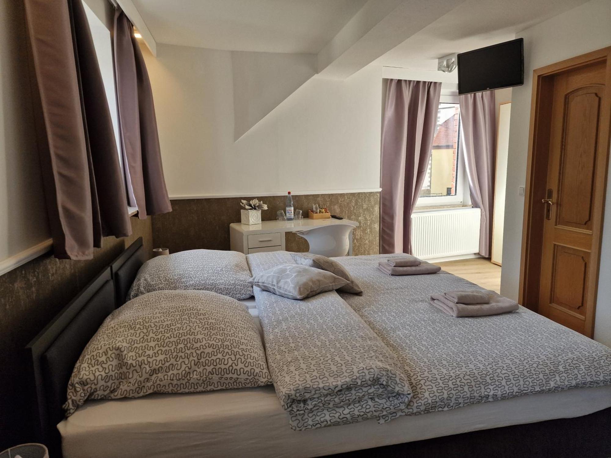 Pension zur Sonne 24/7 Poppenhausen Exterior foto