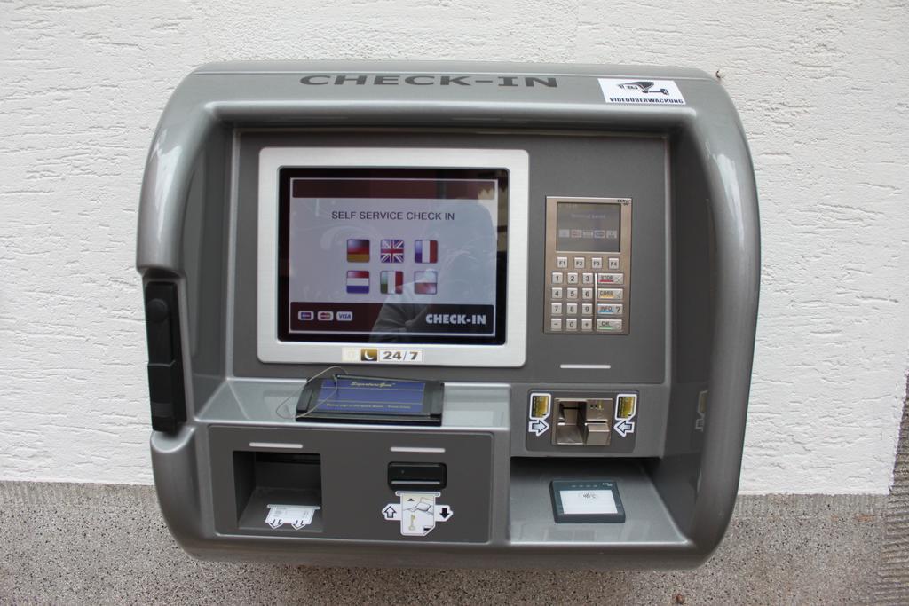 Pension zur Sonne 24/7 Poppenhausen Exterior foto